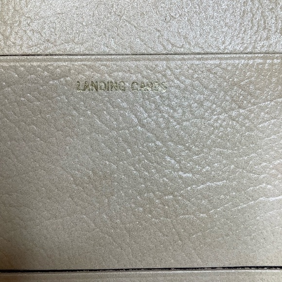 BUXTON Oasis Genuine Leather Canadian Travel Passport Wallet - Picture 10 of 14